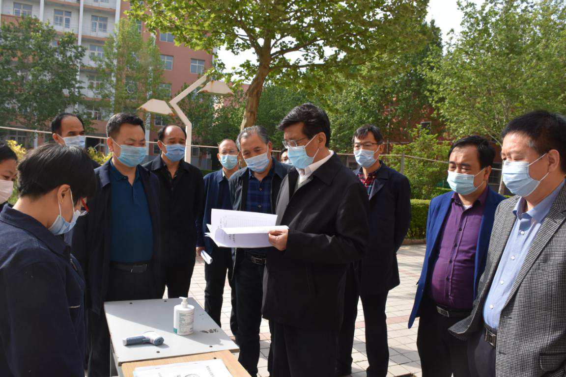 党委书记李振兴检查指导中职毕业班开学准备工作